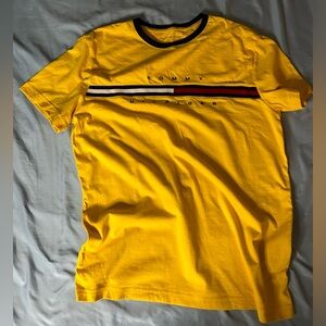 TOMMY HILFIGER TSHIRT
